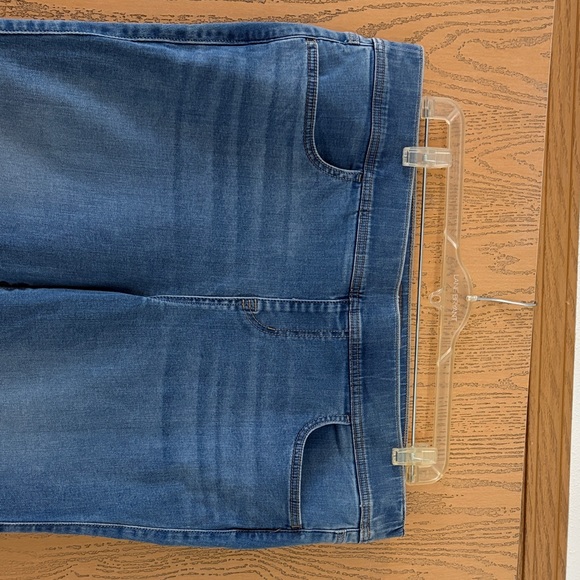 Classic Denim Skinny Jeans for Women - Picture 2 of 5